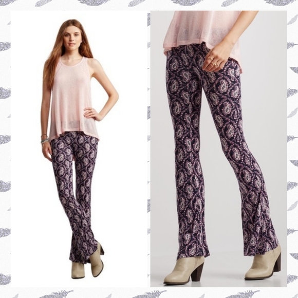 Aeropostal Blue & Pink Paisley Flare Leggings - Picture 1 of 5